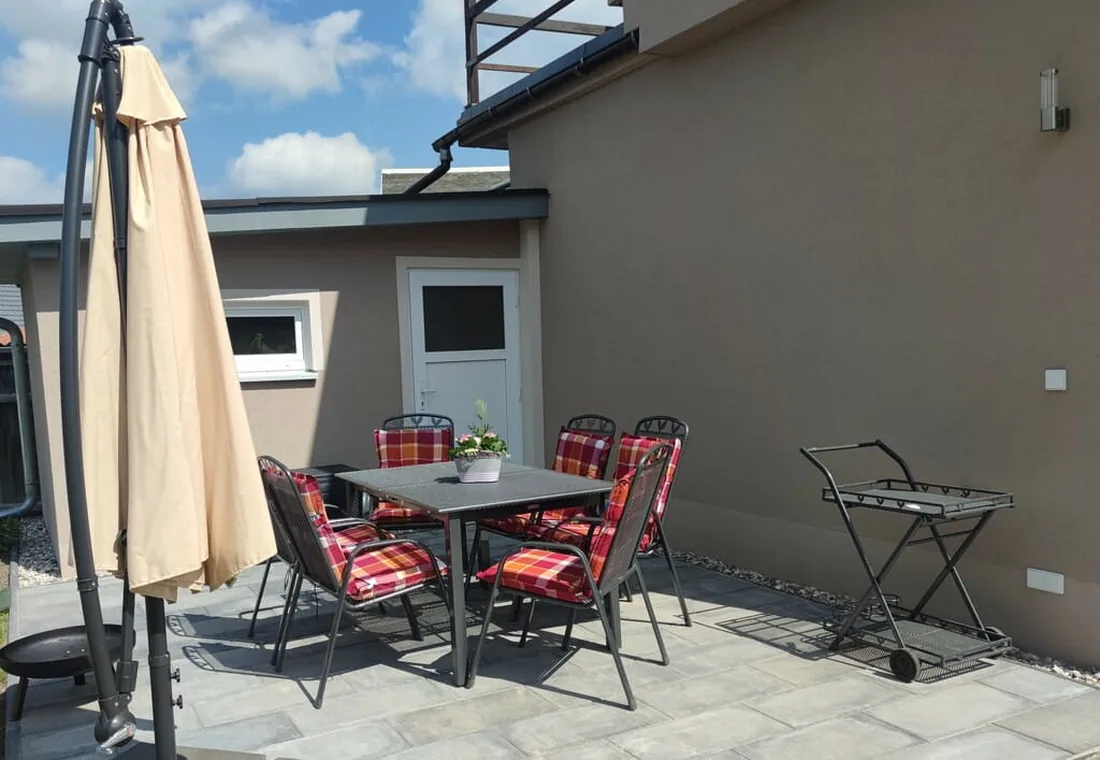 Terrasse mit Sitzgruppe